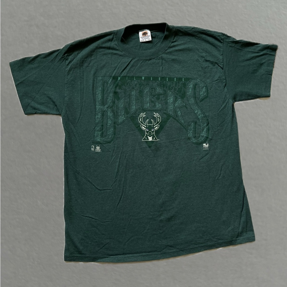 NWOT Vintage 90’s Milwaukee Bucks NBA Kingstree Classic T-Shirt. Size XL.